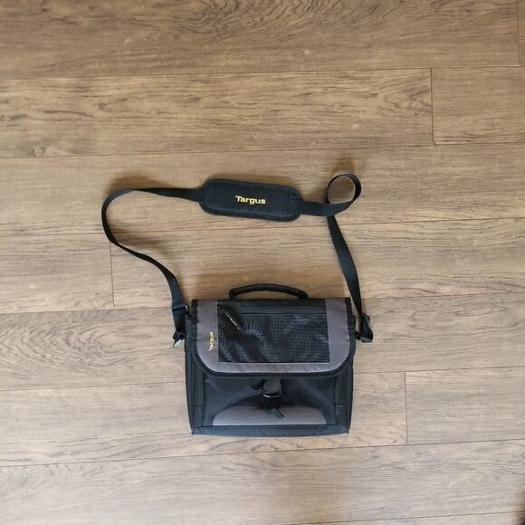 Targus CityGear for Most Tablets Mini Messenger Notebooks Kindle School Work - Picture 5 of 8